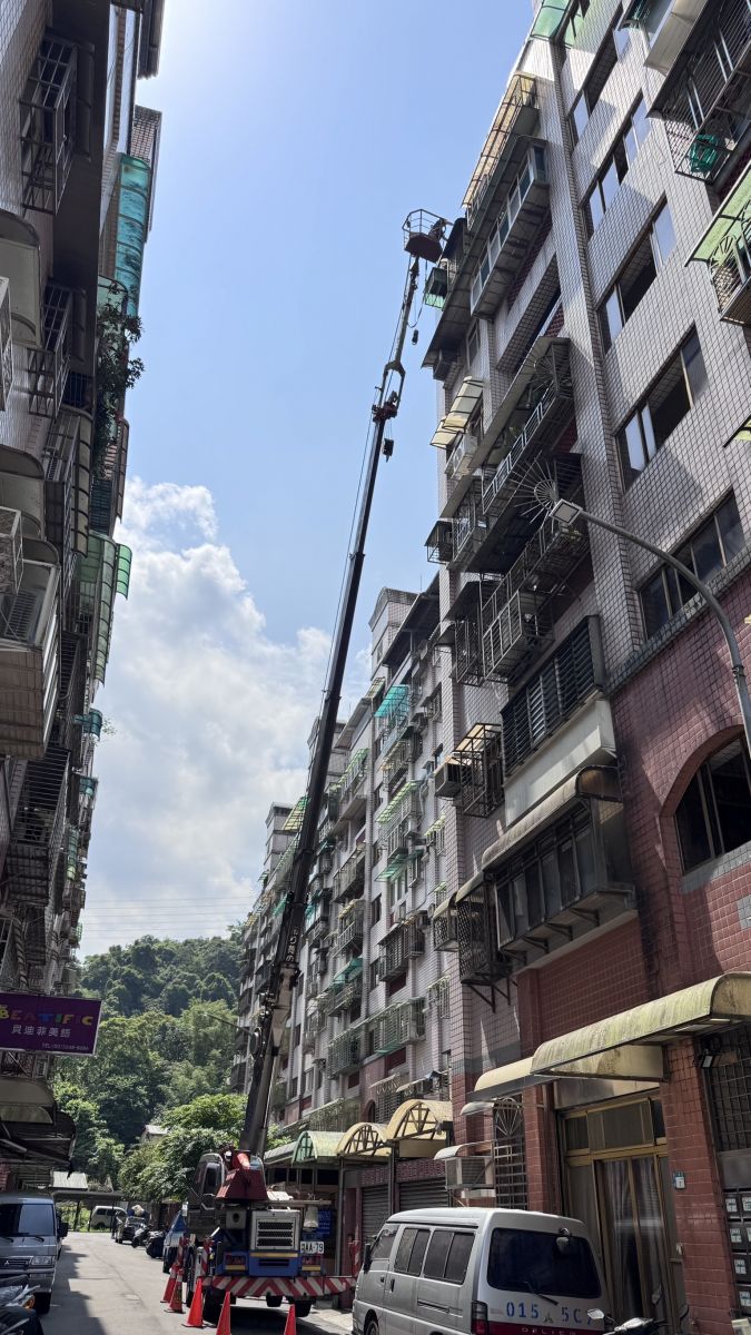 台北遮雨棚草皮施工